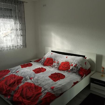 Apartmens Una 波斯尼亚克鲁帕 外观 照片