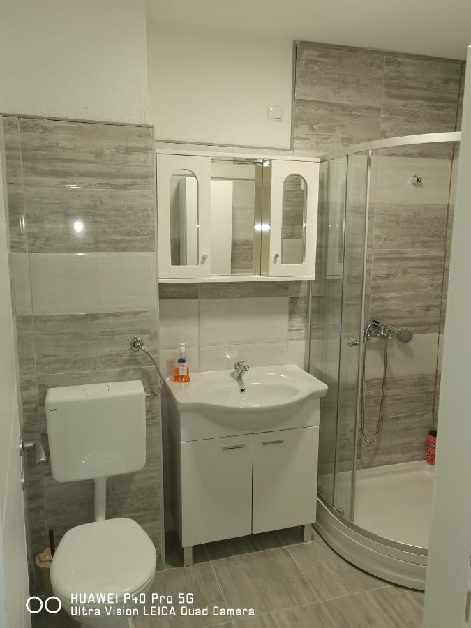 Apartmens Una 波斯尼亚克鲁帕 外观 照片
