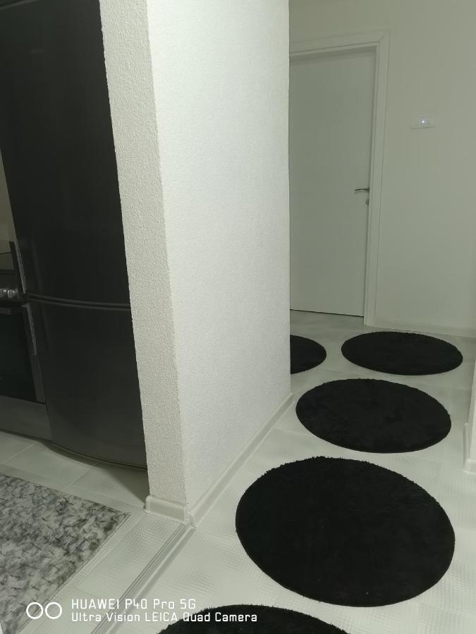 Apartmens Una 波斯尼亚克鲁帕 外观 照片