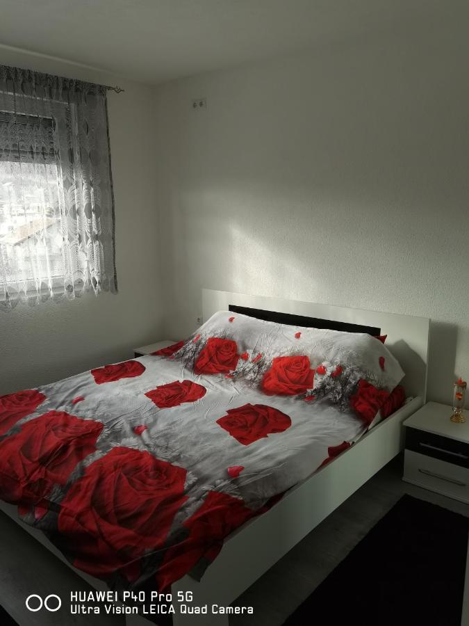 Apartmens Una 波斯尼亚克鲁帕 外观 照片