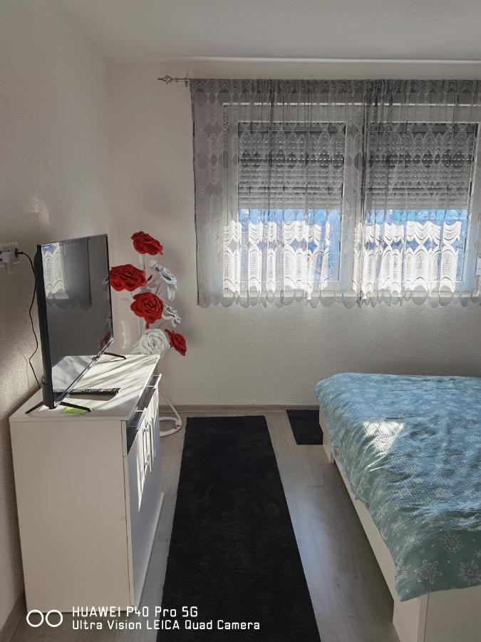 Apartmens Una 波斯尼亚克鲁帕 外观 照片